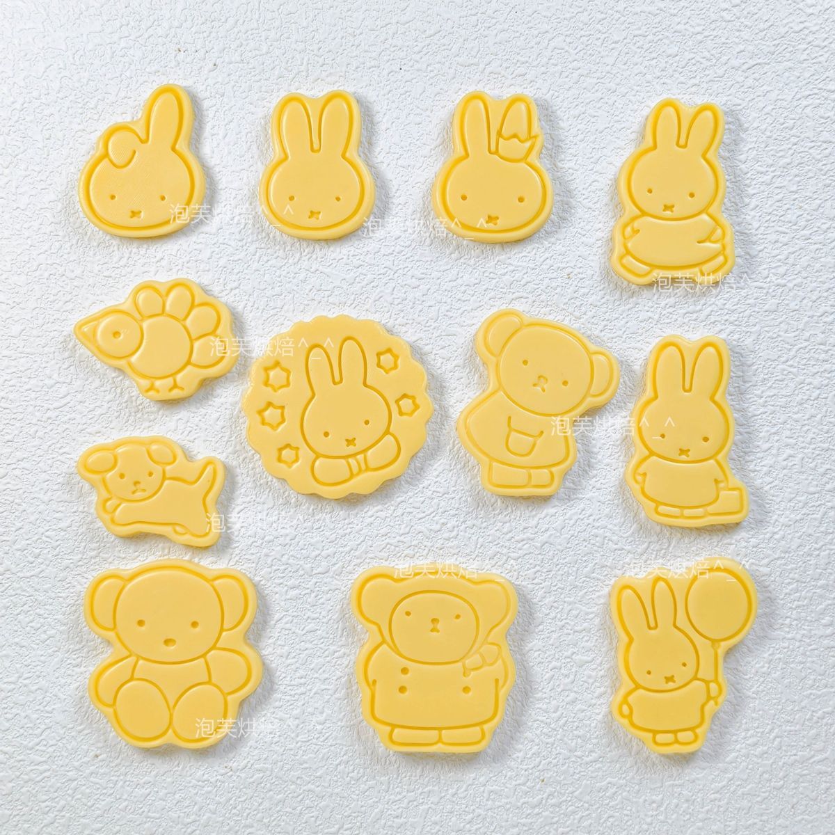 Kids Outdoor Kitchen Accessories - かわいい 3D プレスクッキー型 ミッフィー柄付き 再利用可能なベーキングツール 子供