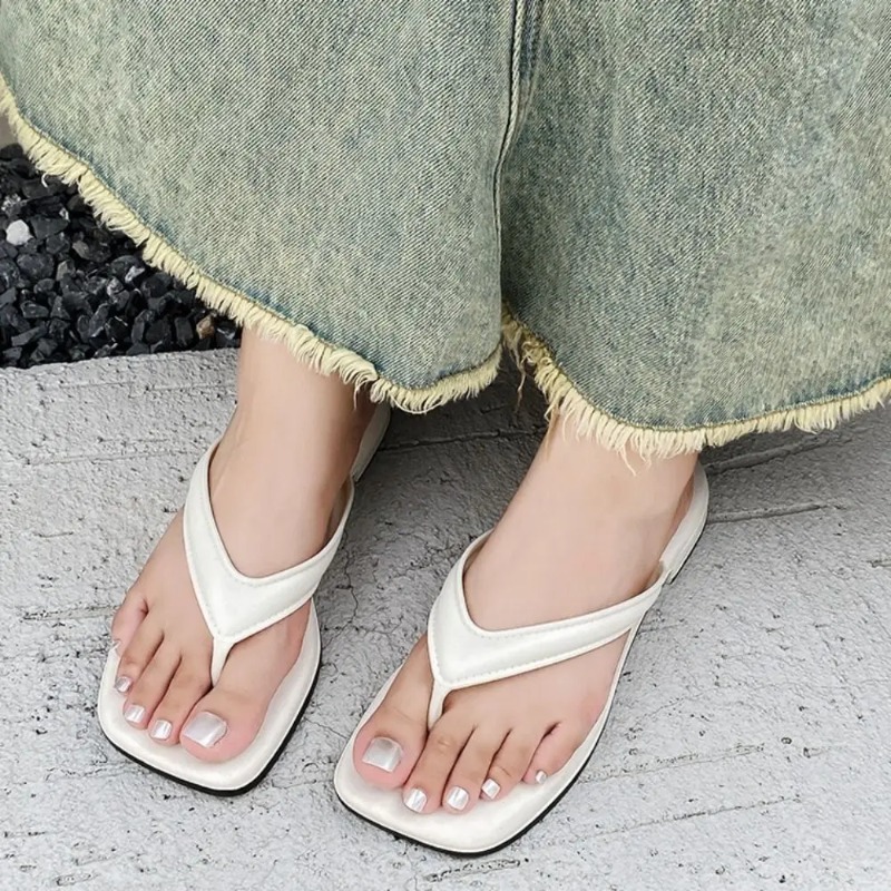 女性用ソリッドスクエアトゥフリップフロップ、ソフトで滑りにく - Children'S Outdoor のレビューと価格